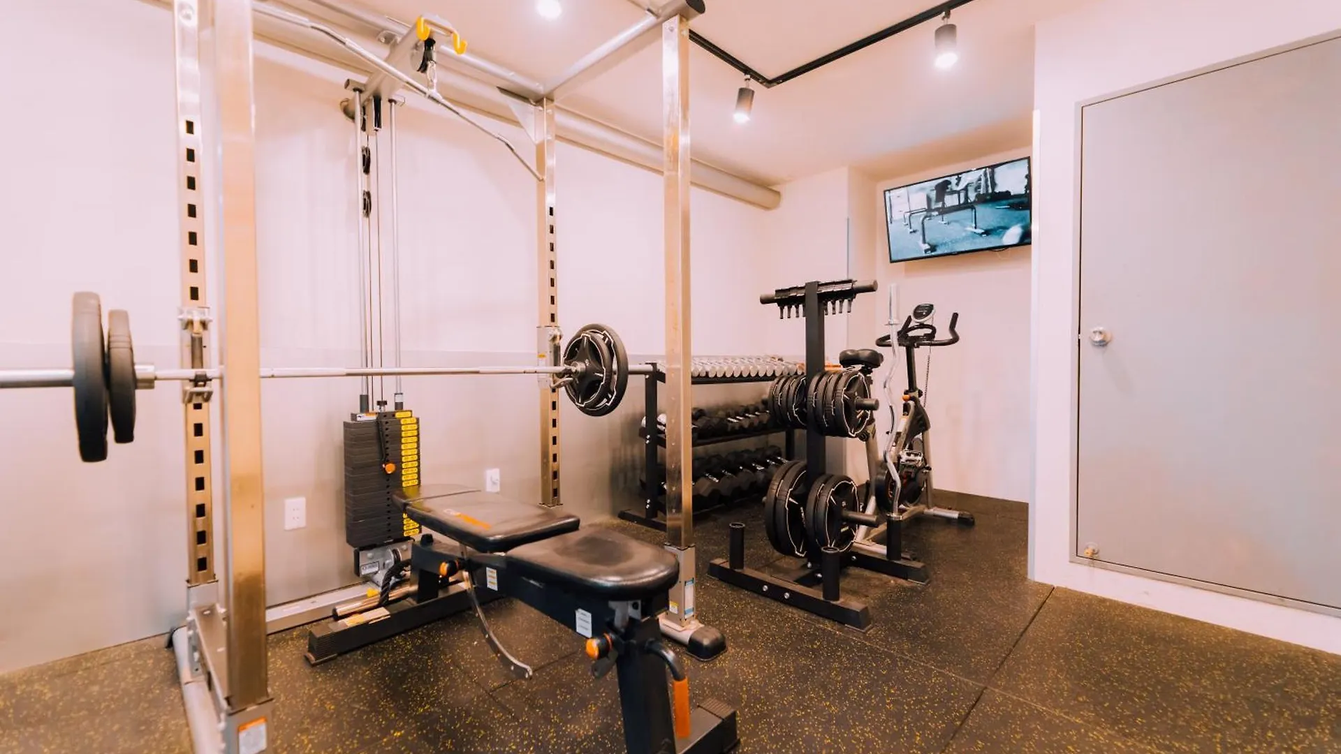 Minimalist Loft Namba Compact Studio With A 24-Hour Gym Ma301 Осака 0*,