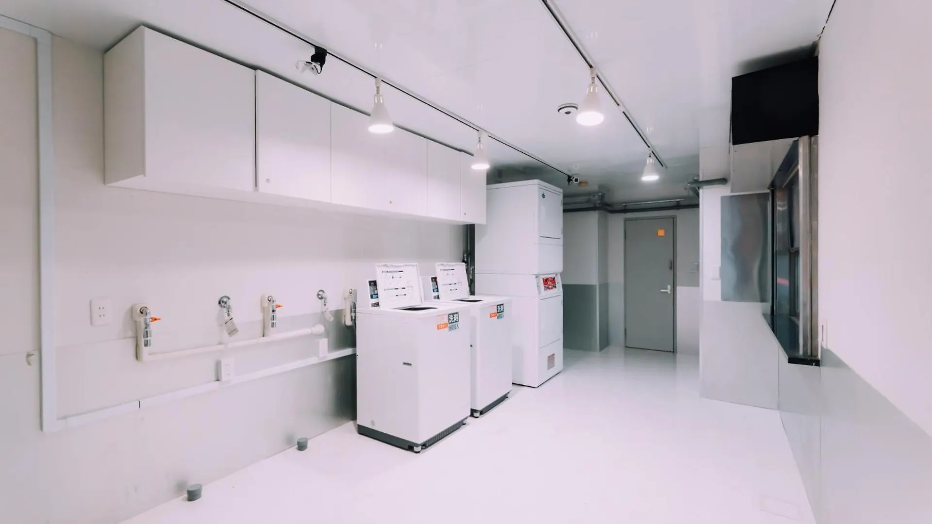 Апартаменты Minimalist Loft Namba Compact Studio With A 24-Hour Gym Ma301 Осака