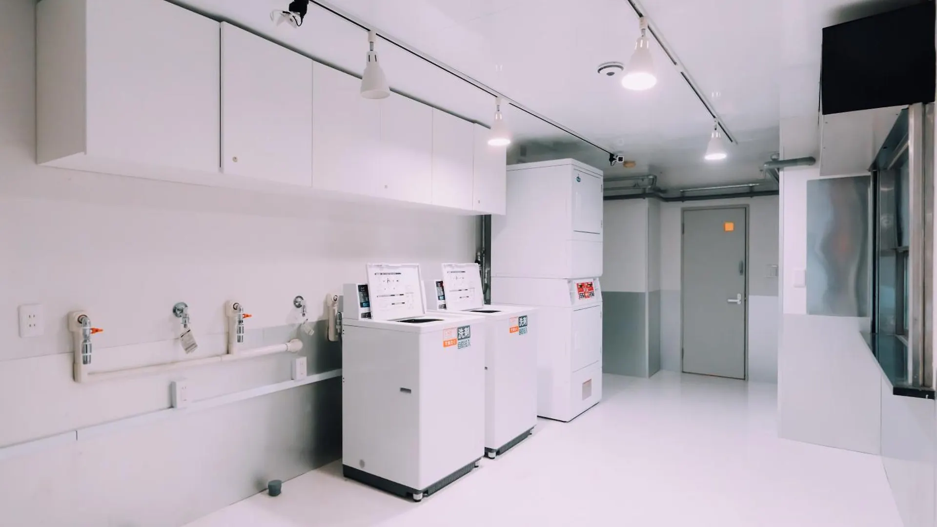 Minimalist Loft Namba Compact Studio With A 24-Hour Gym Ma301 Осака 0*,  Япония